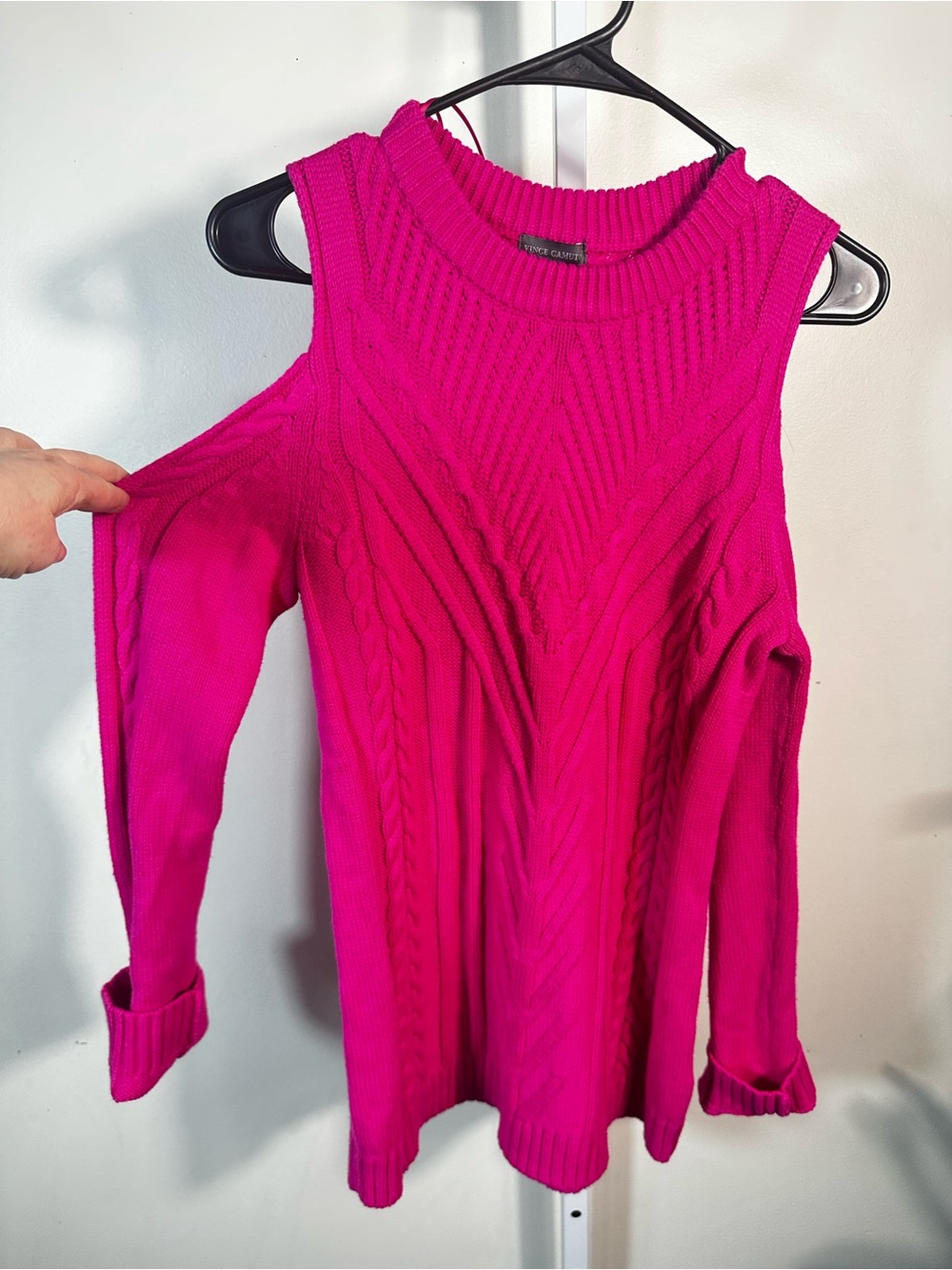 G97. Vince Camuto Hot Pink Cold-Shoulder Cable Knit Sweater Barbiecore ptp 17-20